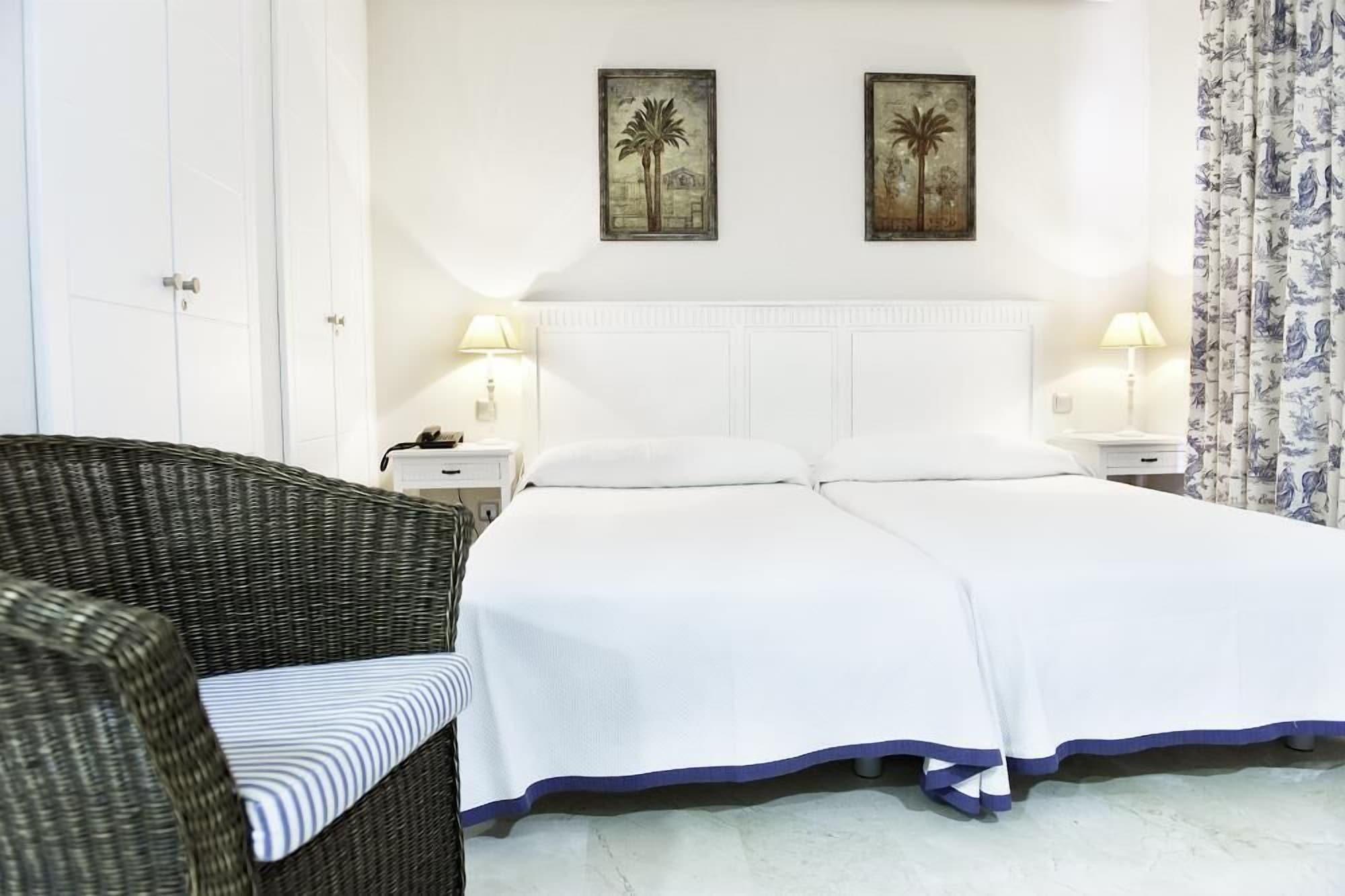 Apartamentos Manilva Green Exterior photo