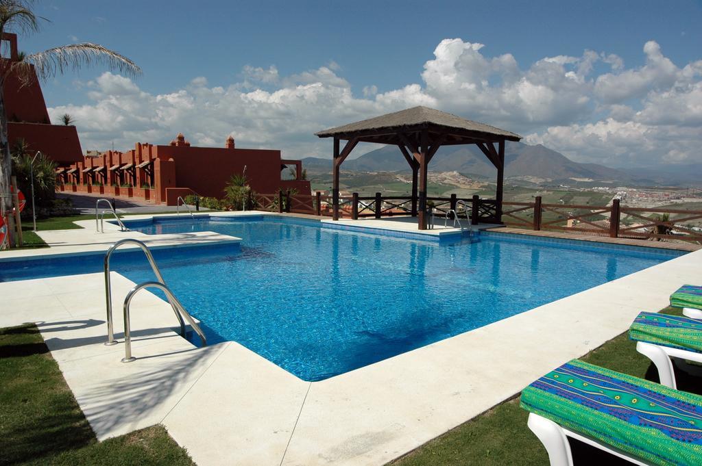 Apartamentos Manilva Green Exterior photo