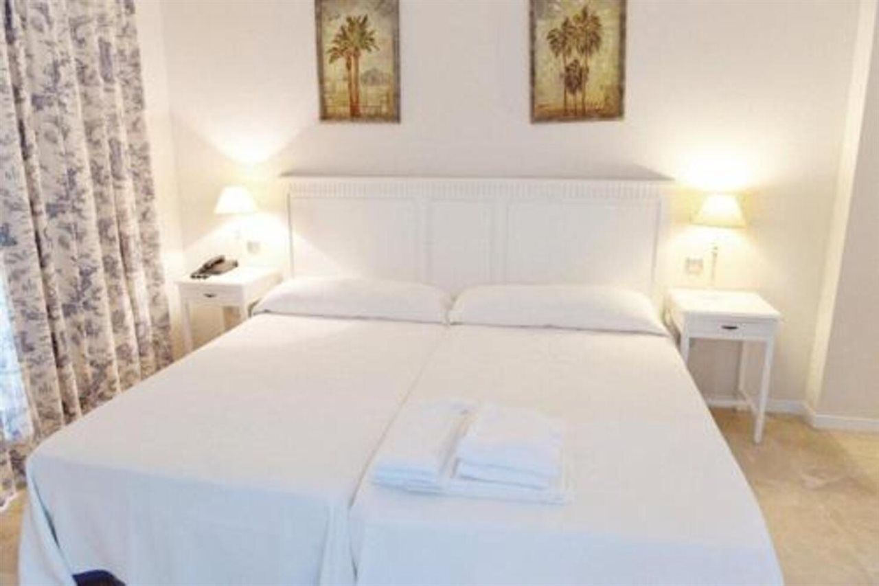 Apartamentos Manilva Green Exterior photo